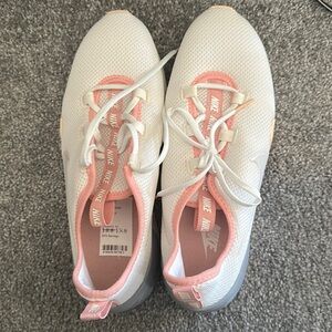 New Nike size 9.5 women very light